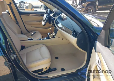 2013 BMW X1 xDrive28I из США, поврежденный, VIN WBAVL1C58DVR83767